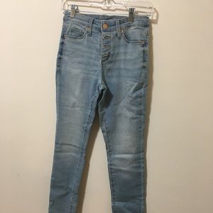 Light wash skinny jeans